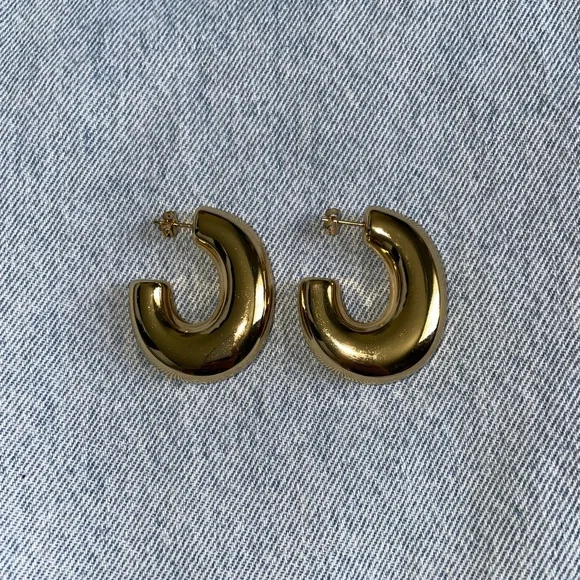 B. Collective Chunky Gold Hoop Earrings (Boutique) | SAMPLE SALE - Picture 2 of 3